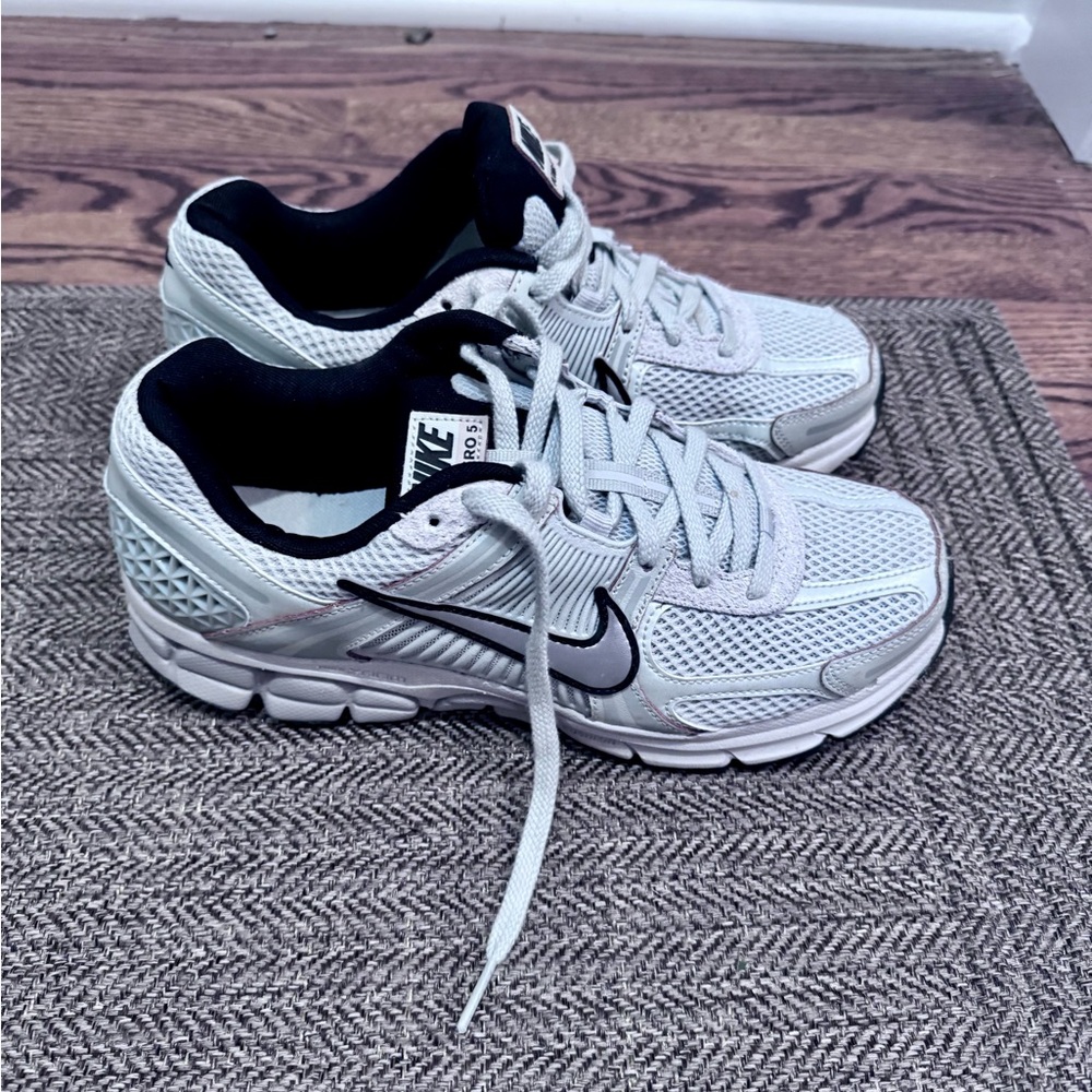 Nike Athletic Shoes in Gray and Black